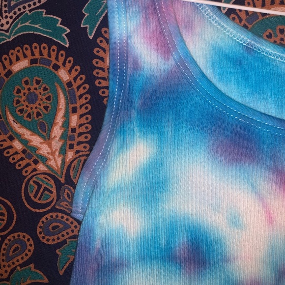 PURPLE+PINK+BLUE TYE-DYE TANK TOP.                        💙💜💗💙💜💗💙💜💗💙💜 - Picture 3 of 5